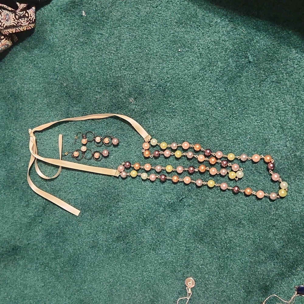 Necklace and earring set